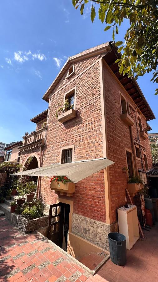 Campus Residencias Bed & Breakfast Кито Екстериор снимка