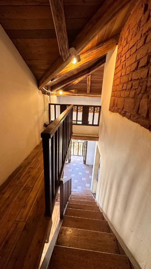 Campus Residencias Bed & Breakfast Кито Екстериор снимка